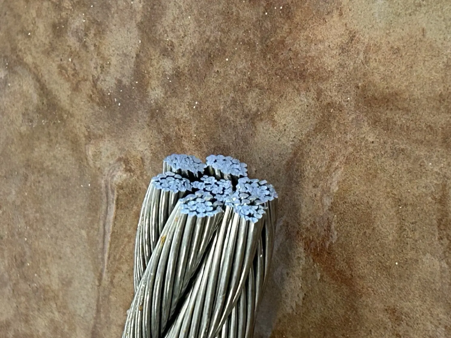 Clean cable cross-section